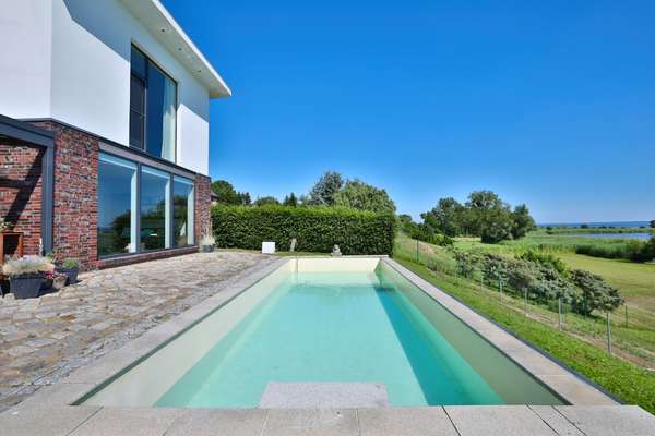 Traumlage auf Usedom: Architektenhaus, 157 m², Pool, Wasserlage, großes Grundstück, Bootsanleger
