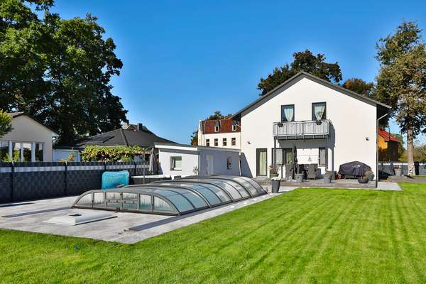 Schickes Einfamilienhaus mit Pool am Mellensee: solide vermietet, hochwertig, 167 m², provisionsfrei