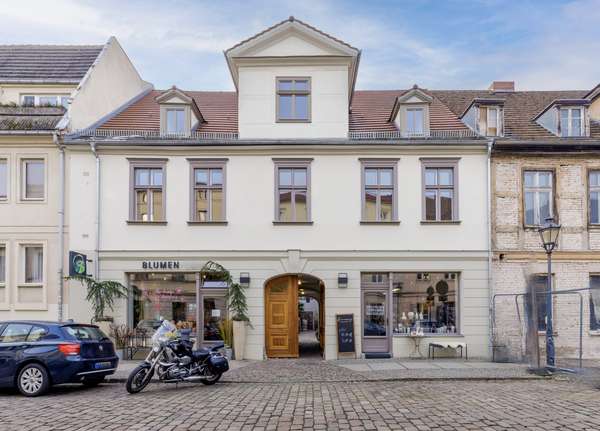 schicke 3 Zi.-Altbauwohnung in Potsdamer Innenstadt: 112 m², bezugsfrei, Loggia, umfangreich saniert