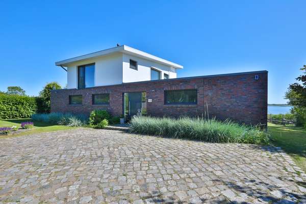 Architektenhaus auf Usedom in Traumlage: 157 m², Pool, Wasserlage, großes Grundstück, Bootsanleger