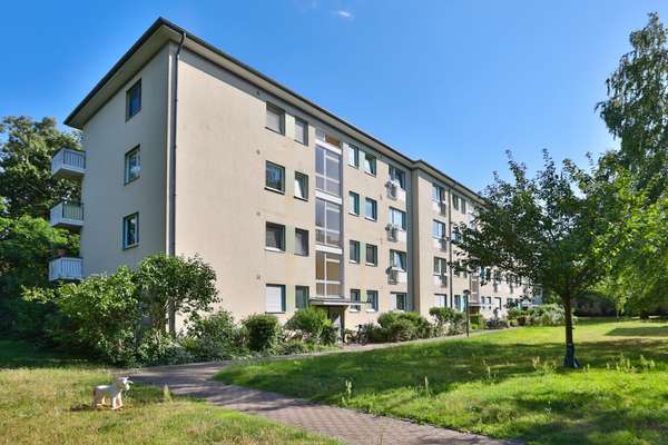 Schicke 2-Zi.-Wohnung in Rudow: 59 m², 2.OG, bezugsfrei, Balkon, modernisiert, grüne und ruhige Lage