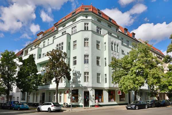 5 Zi. Altbauwohnung in Wilmersdorf: 105 m², EG, Wintergarten, 2 Bäder, bei Übergabe bezugsfrei
