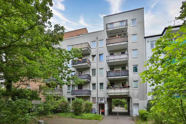 2 Zi.-Wohnung in Reinickendorf: 60 m², 5.OG, bezugsfrei, Balkon, Aufzug, grün