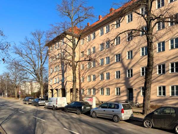 3 Zi.-Etagenwohnung in Schöneberg mit großem Dachboden: 85m², 4.OG, bezugsfrei, 2019 saniert