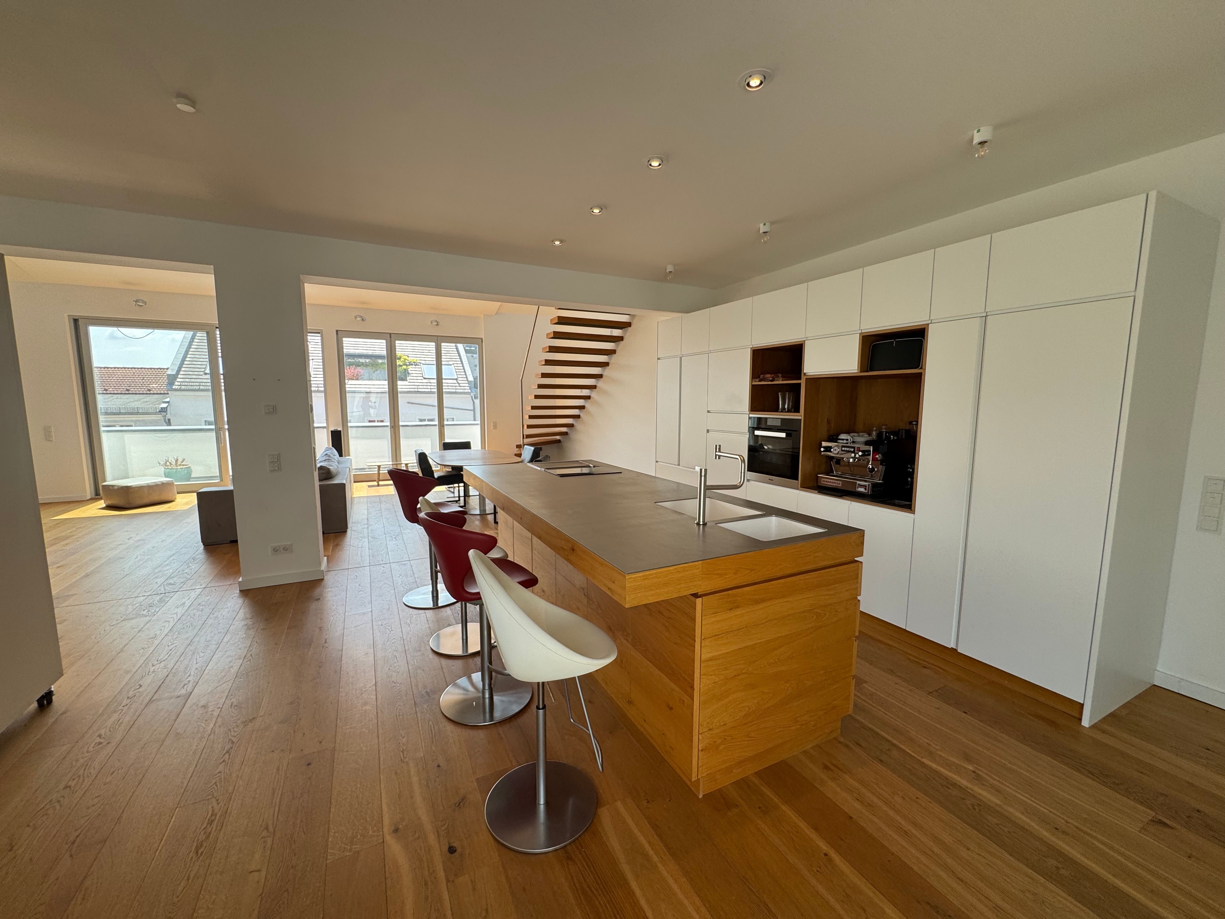 Exklusives Design-Penthouse mit Loftcharakter, privater Dachterrasse und beeindruckendem Weitblick