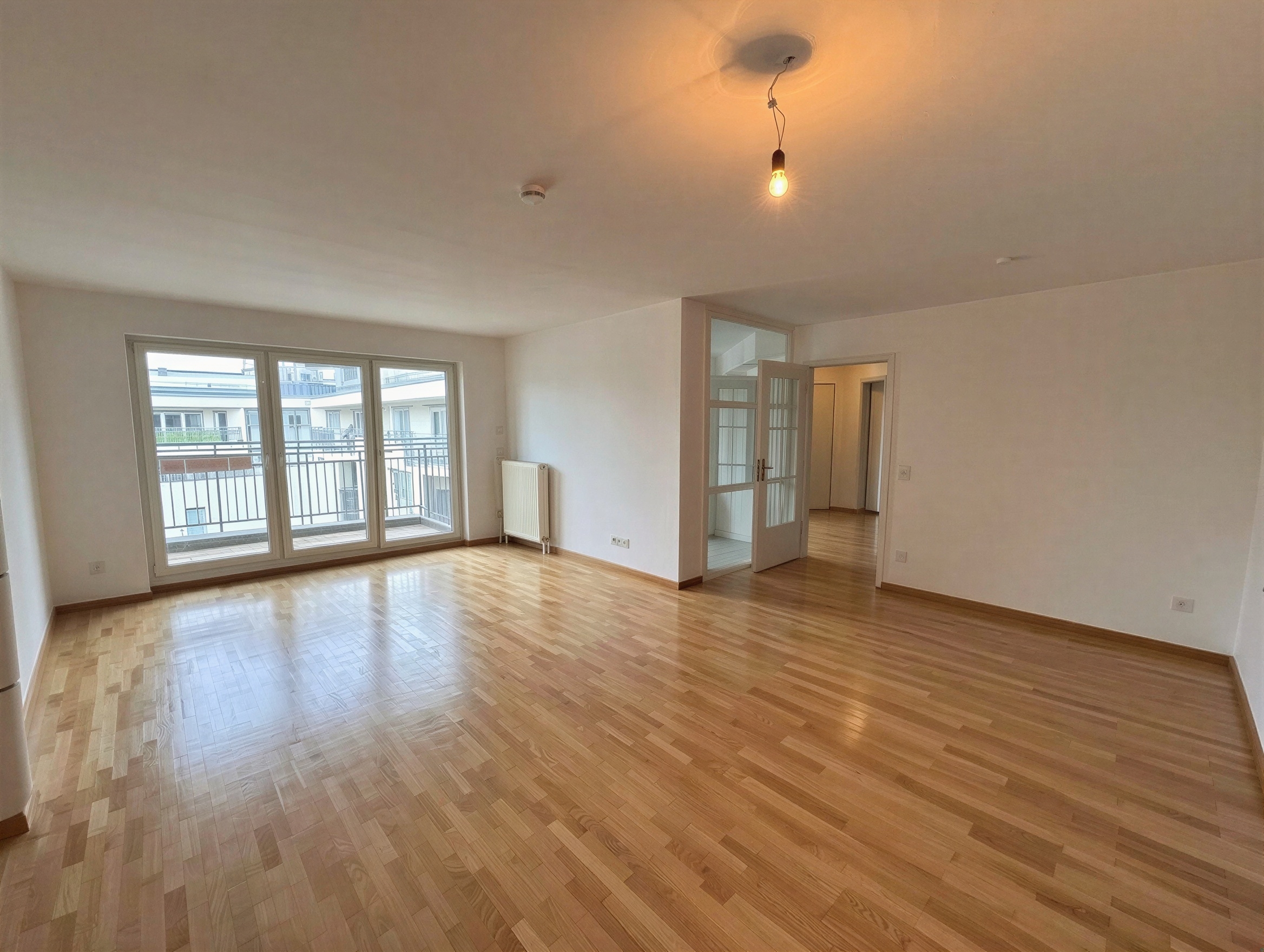 Lichtdurchflutete 3-Zimmer-Wohnung mit großzügiger Dachterrasse!