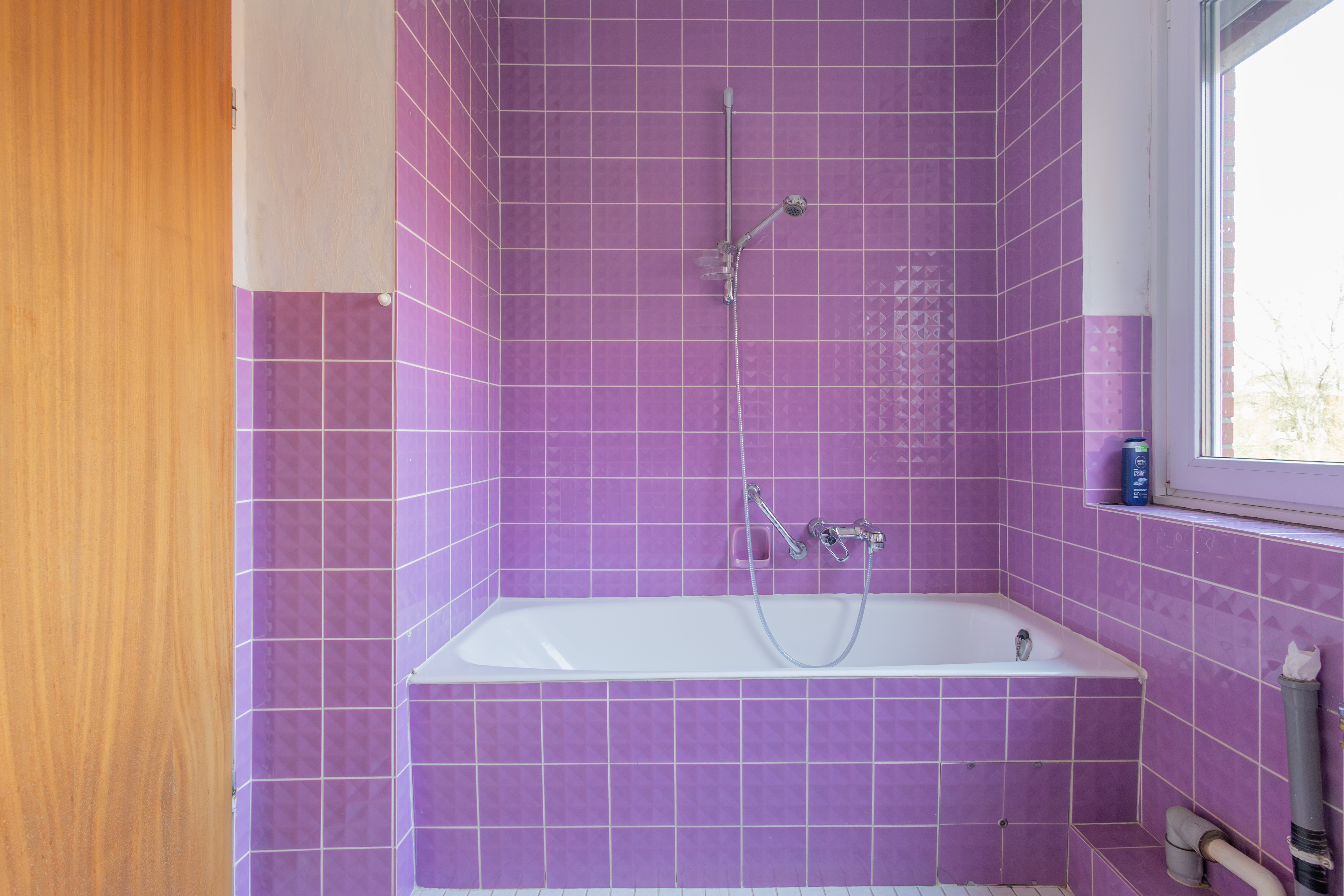 Badezimmer mit Badewanne