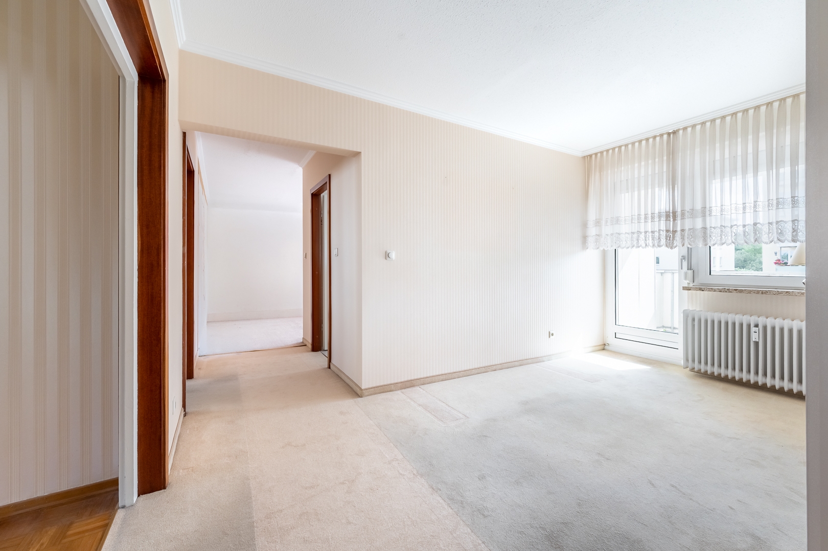 Essbereich mit Zugang Balkon 2