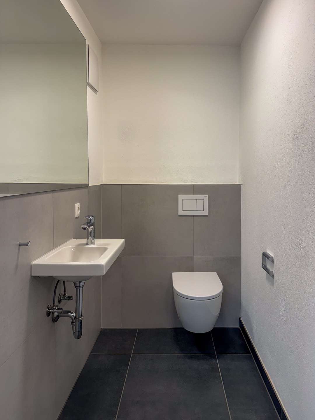 separates WC