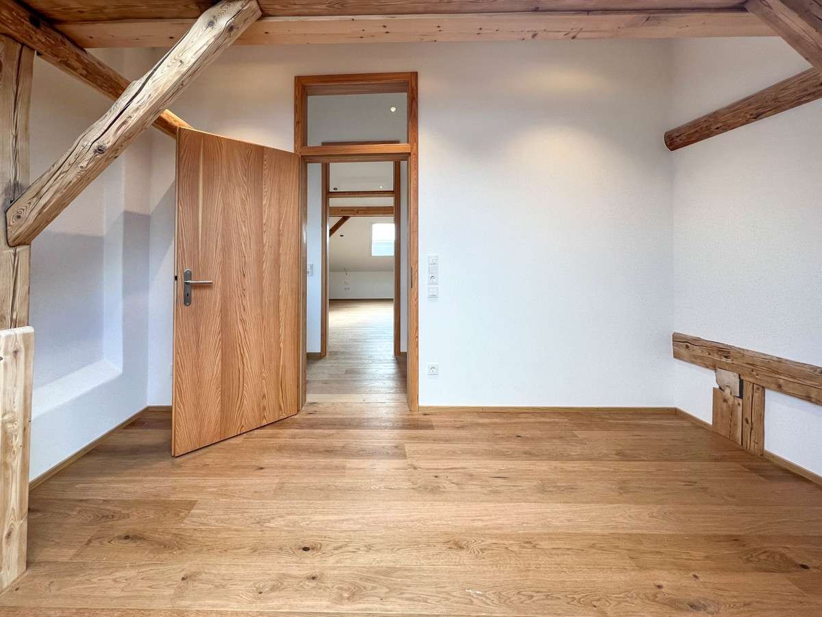 Viel Licht im Arbeitszimmer