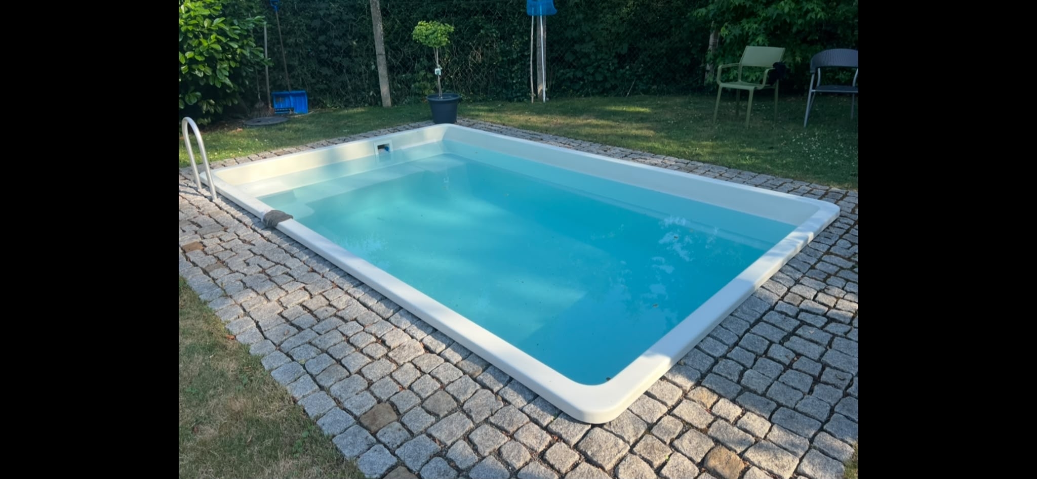 Pool mit Filteranlage