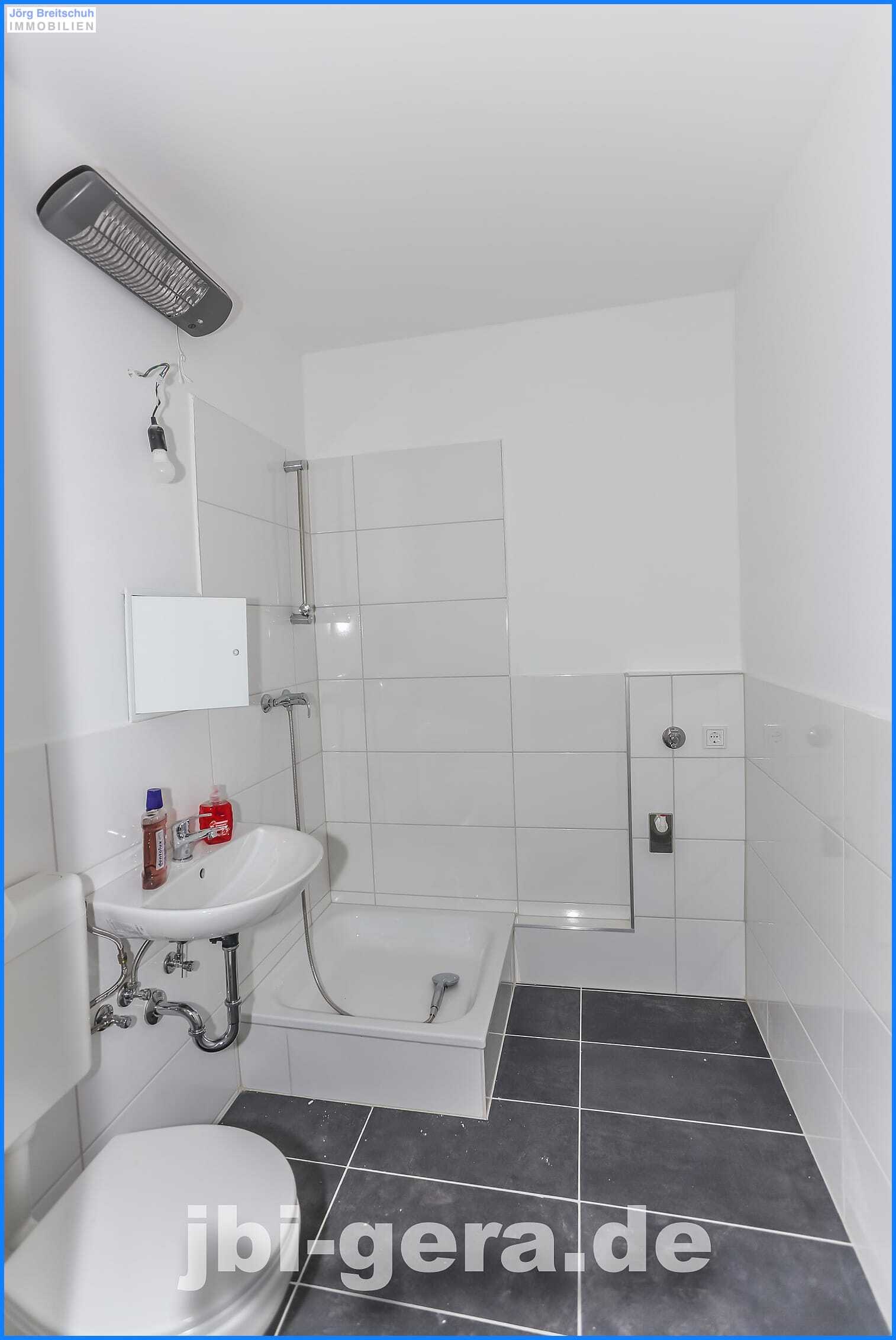 127 10 OG rechts Bad mit Dusche
