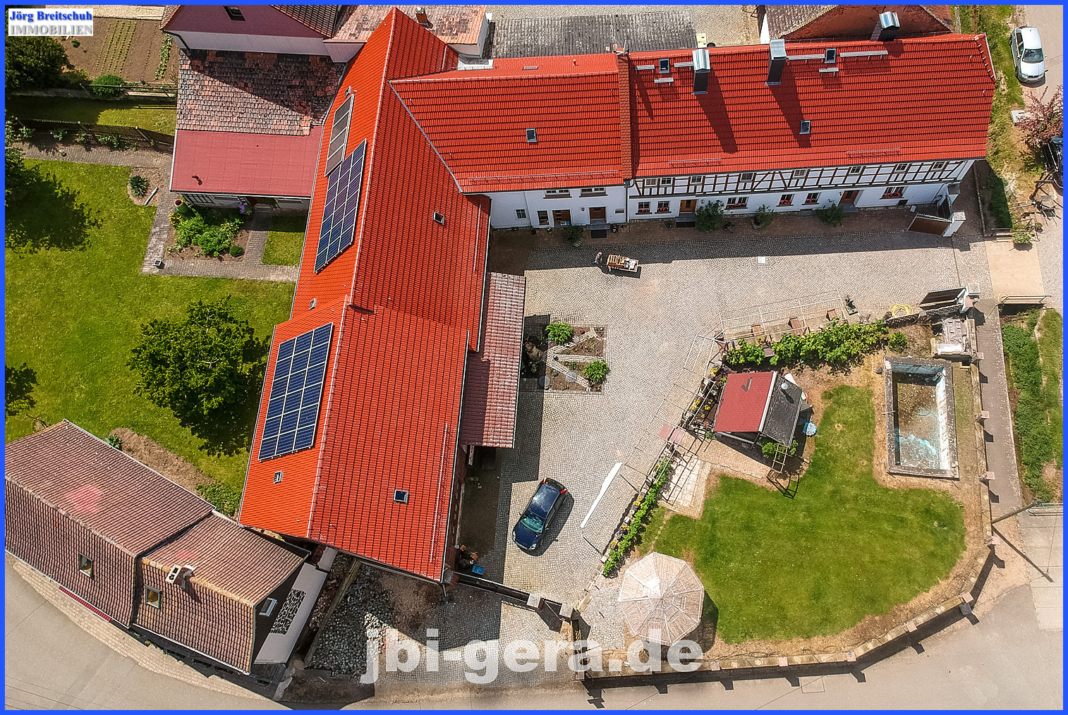 Ansicht von oben mit Solar und Photovoltaik