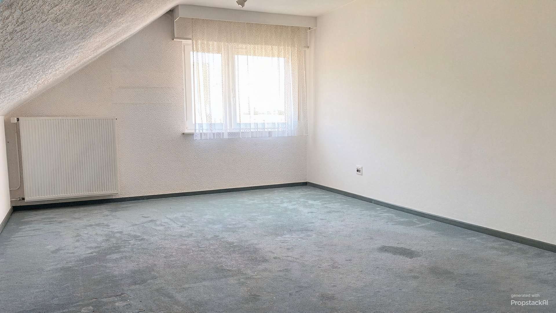 2 Zimmer Dachgeschosswohnung mit Gestaltungspotenzial in guter Lage von Brühl