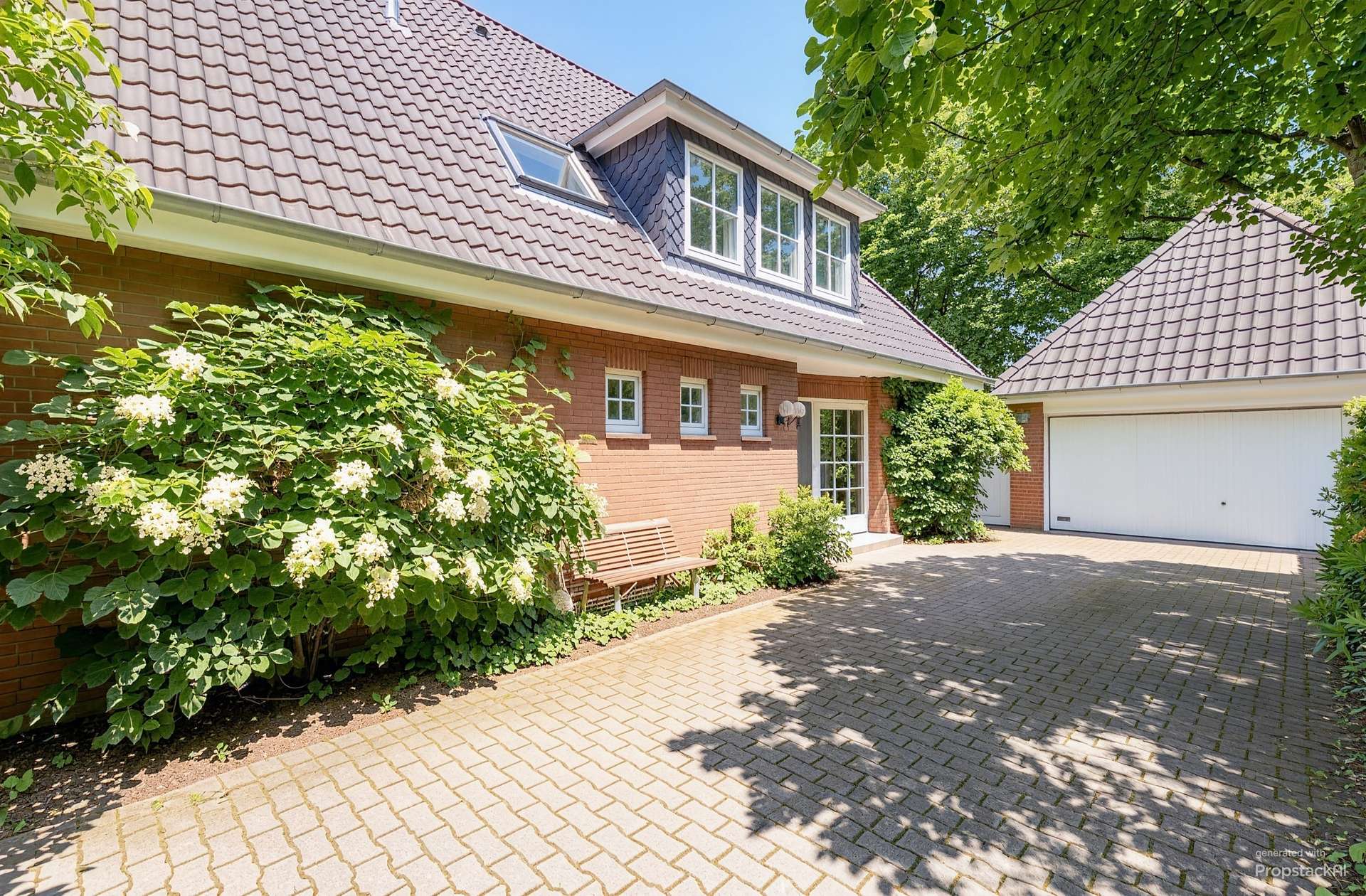 Absolute Naturlage – 236m² Ein- /Zweifamilienhaus am Naturschutzgebiet im Bremen-Oberneuland