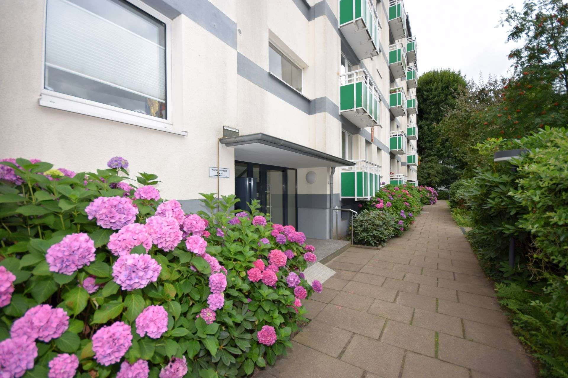 Gut geschnittene 3-Zimmer Wohnung in bester Lage in Peterswerder