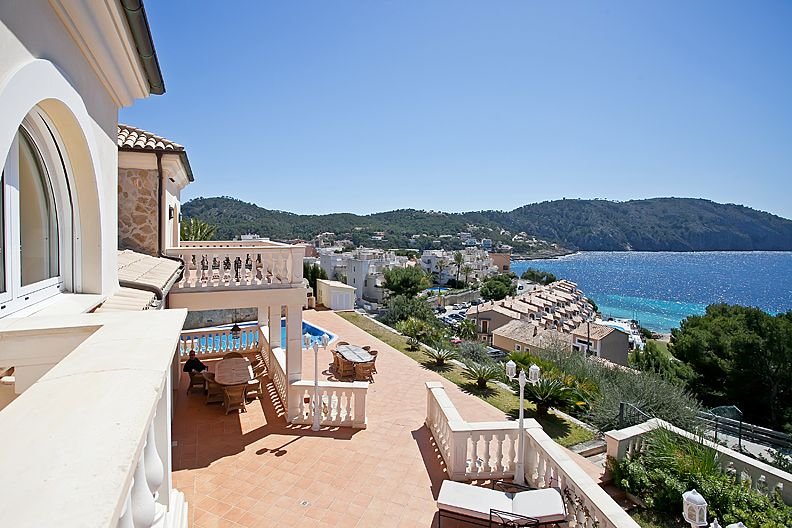 Exklusive Villa mit Meerblick am Golf von Camp de Mar