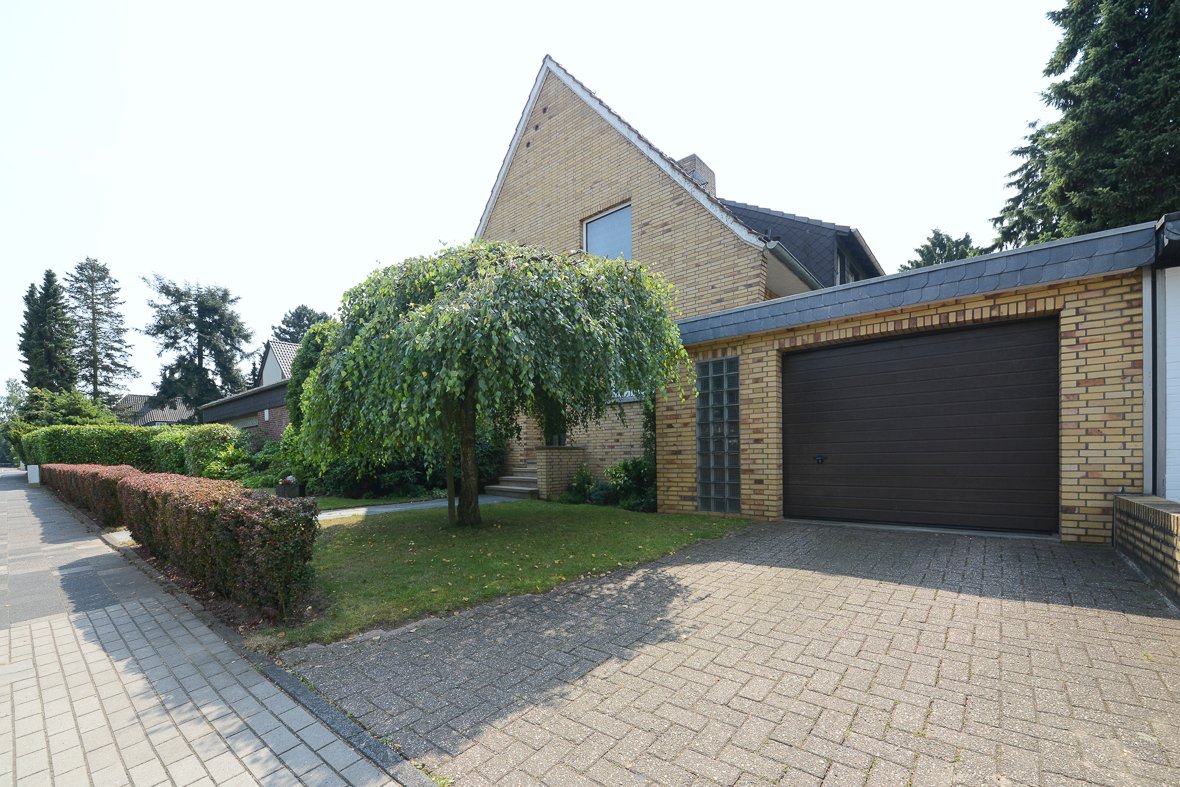 Freistehendes Einfamilienhaus in exponierter Wohnlage von Moers-Kapellen