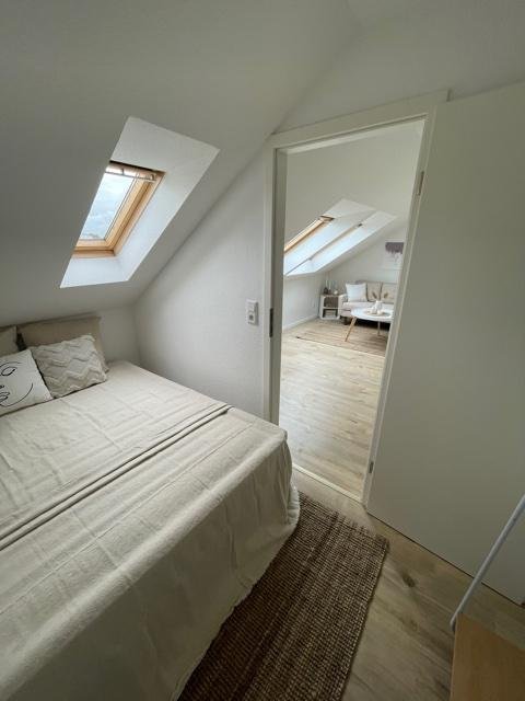 Klein-Fein-Mein! Sanierte Dachgeschosswohnung mit Charme