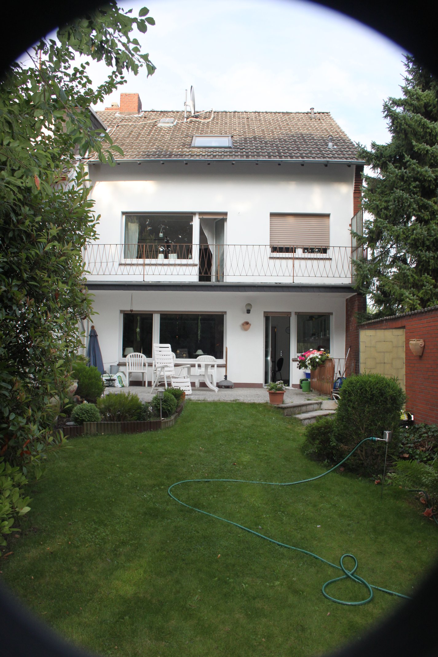 Ein- oder Zweifamilienhaus mit viel Platz in Moers-Asberg