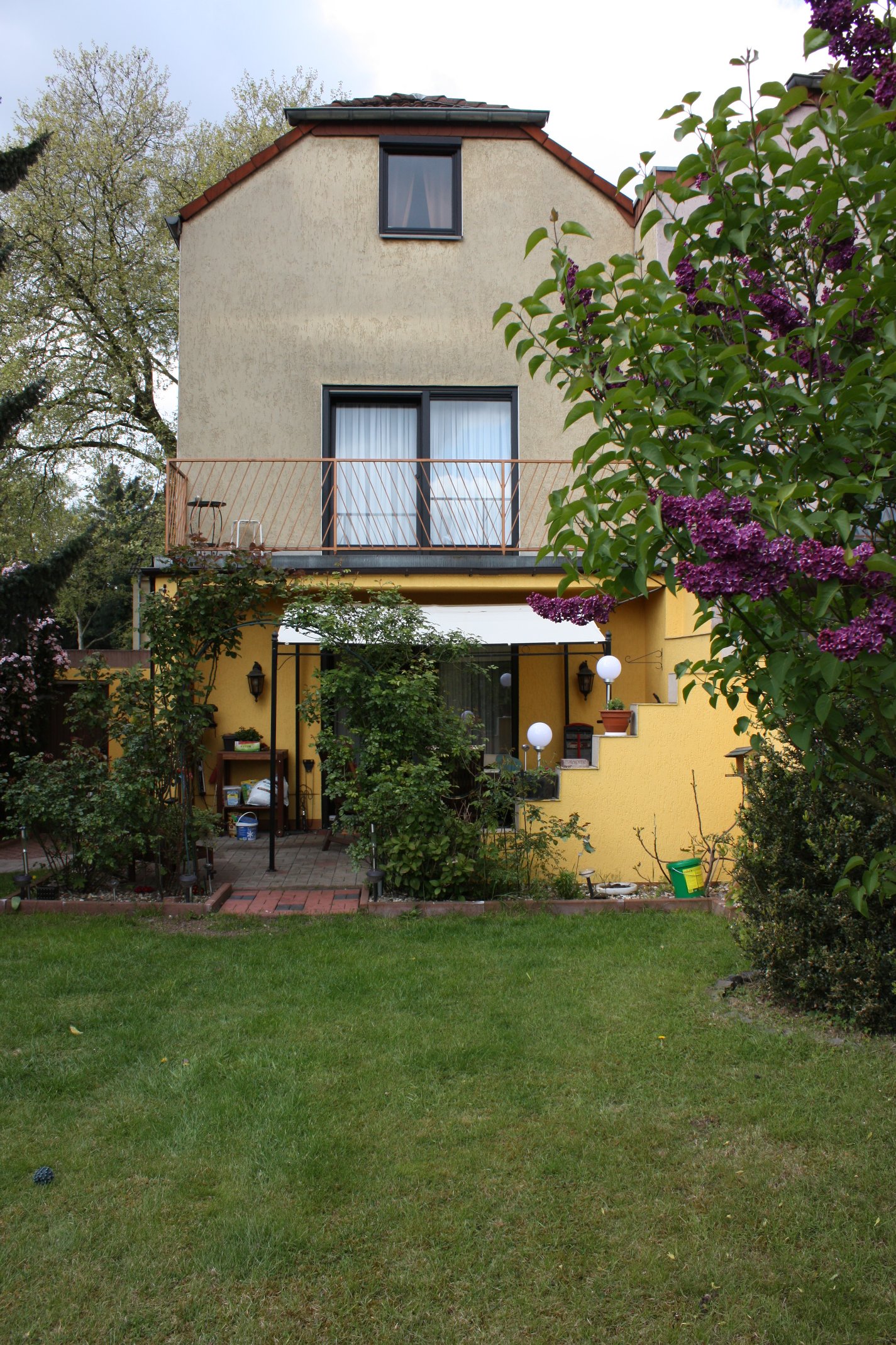 Reihenendhaus mit Garage in Oberhausen-Lirich