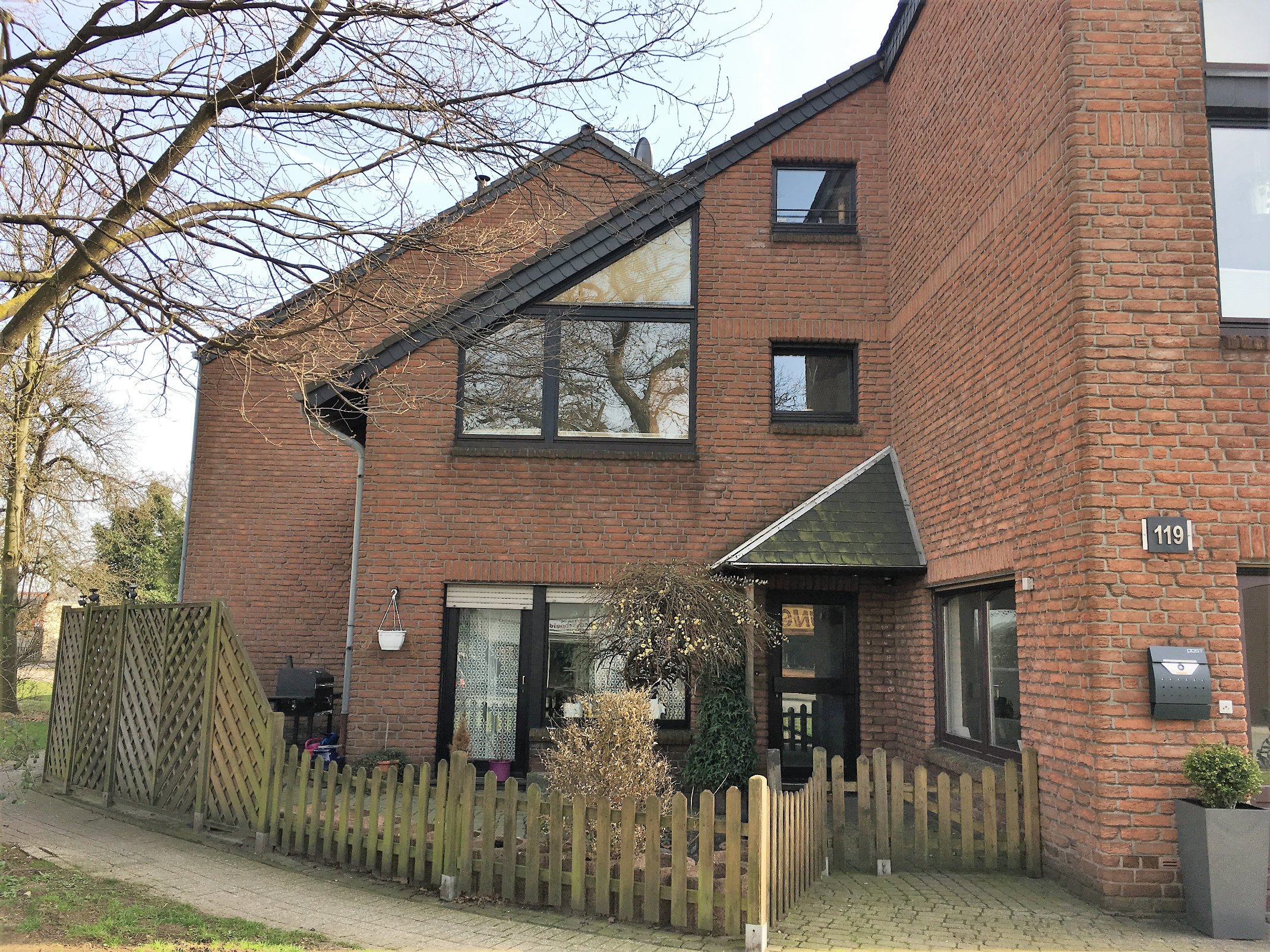 Haus im Haus! 4-Raum-Whg. über 3 Ebenen mit eigenem Grundstück und sep. Eingang