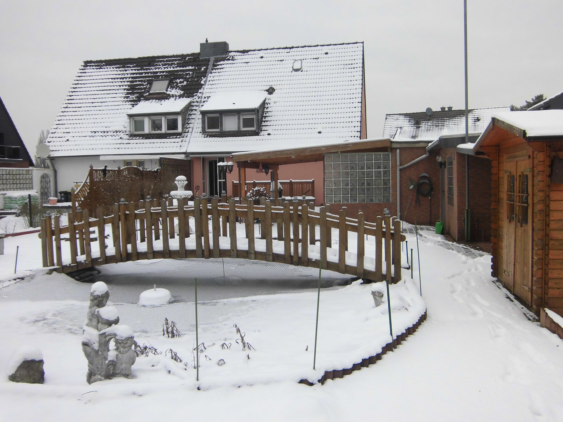 Ein- oder Zweifamilienhaus mit Traumgarten in Duisburg-Bergheim