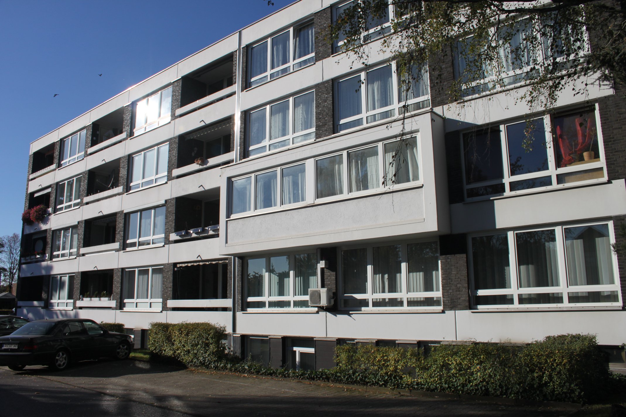 Frisch renovierte 3-Raum-Whg. mit EBK und Garage in Duisburg-Rumeln