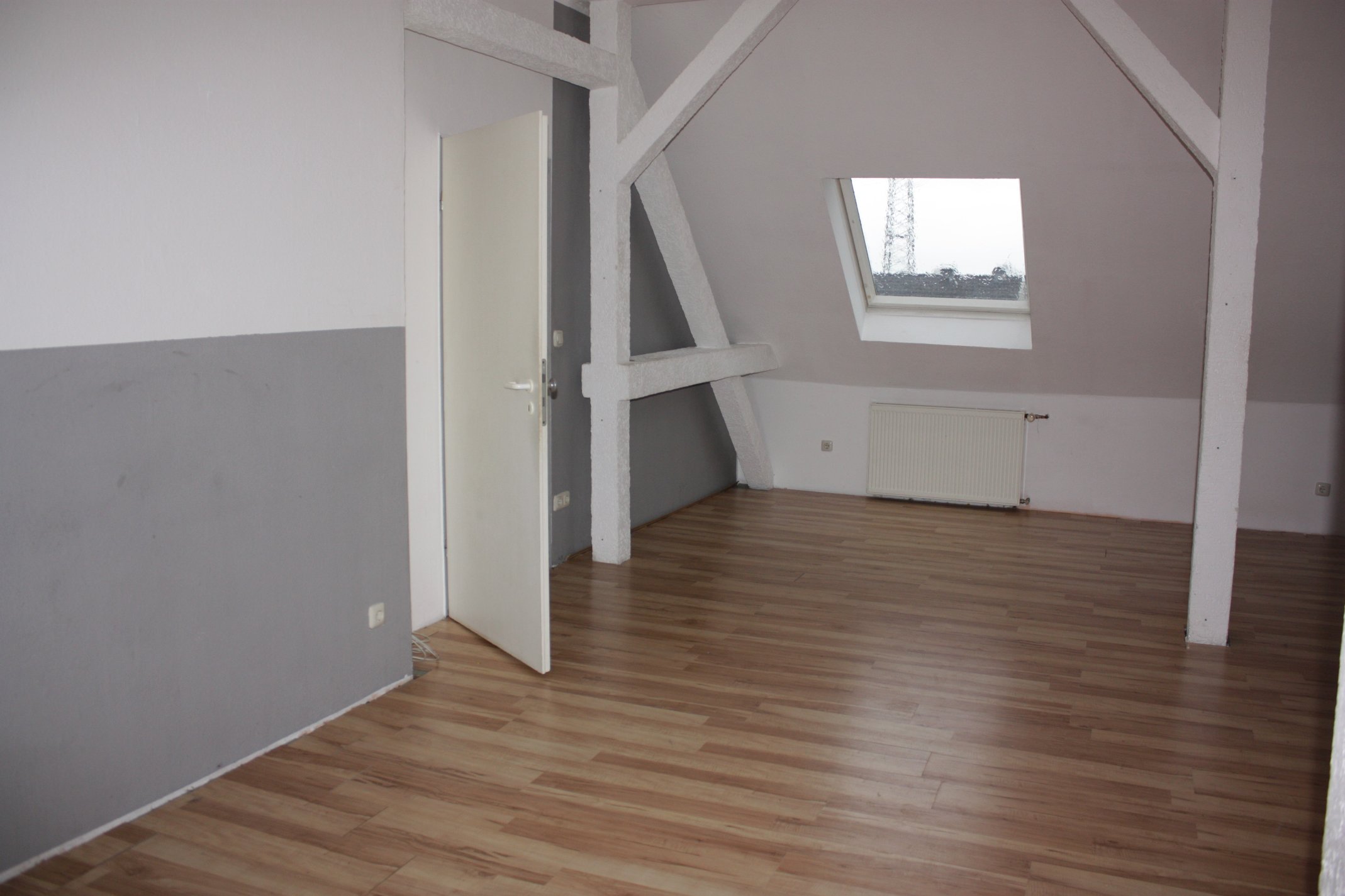 Großzügige 3 1/2-Raum-Dachgeschosswohnung am Niederfeldsee in Essen