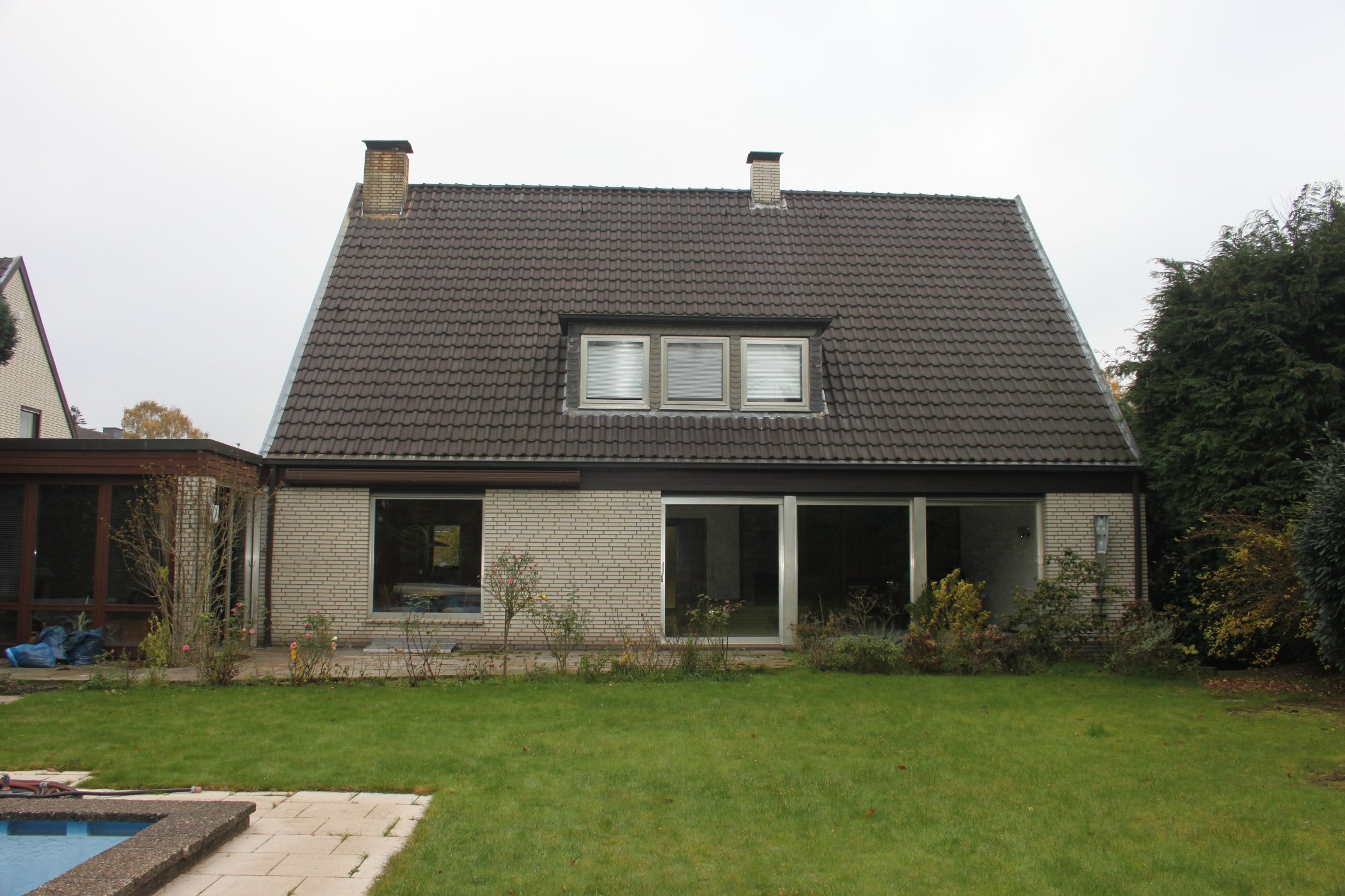 Wohn` Deinen Traum! Architekten-EFH mit großem Garten und Pool