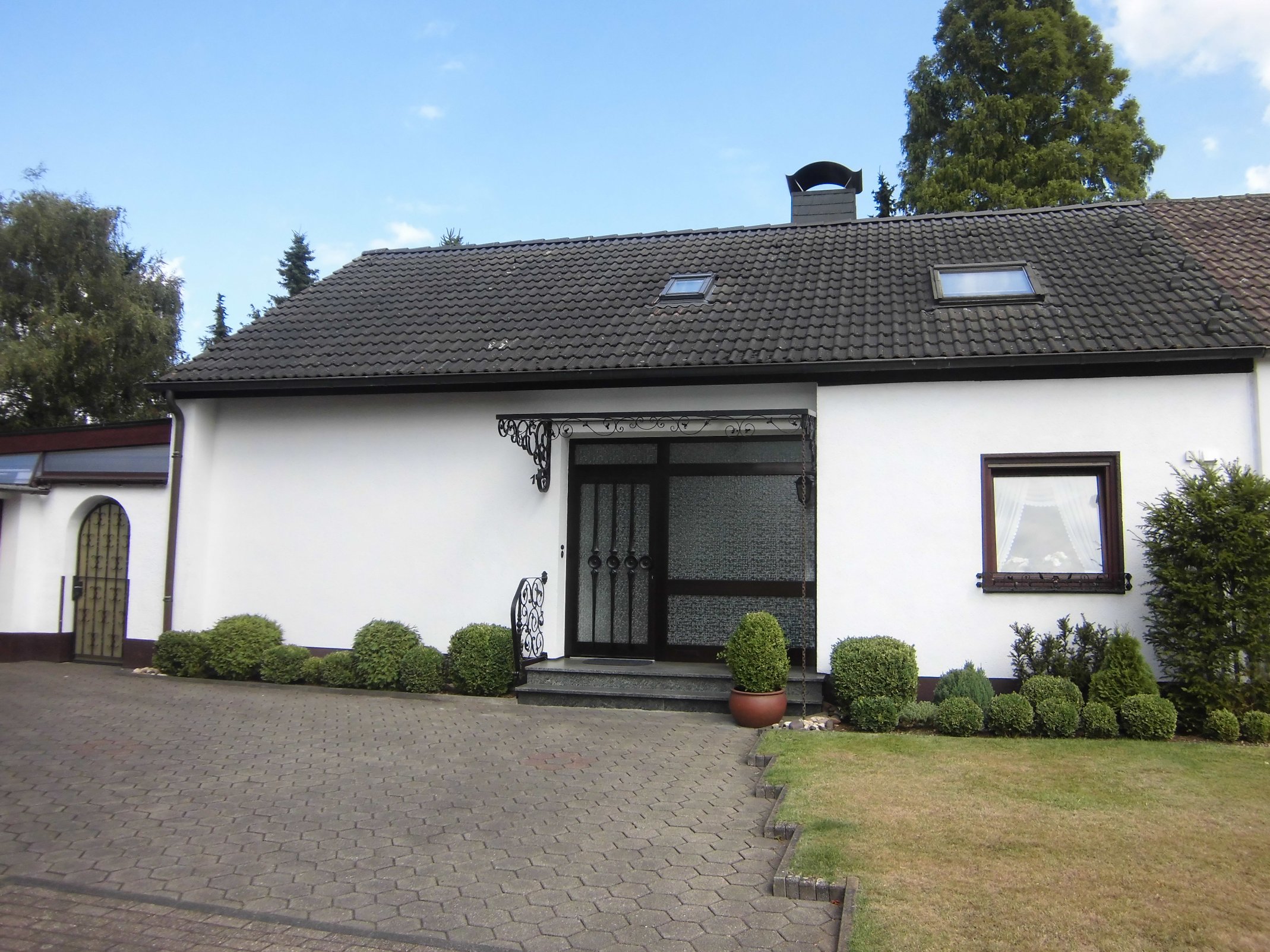 Gepflegte Doppelhaushälfte in exponierter Wohnlage von Duisburg-Rumeln