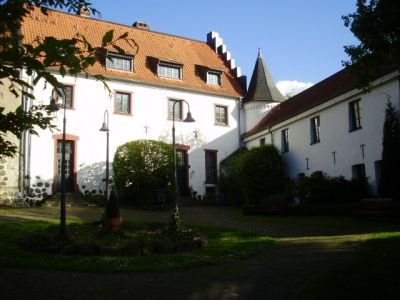 Burgherr und Burgherrin auf Schloß Rath gesucht!