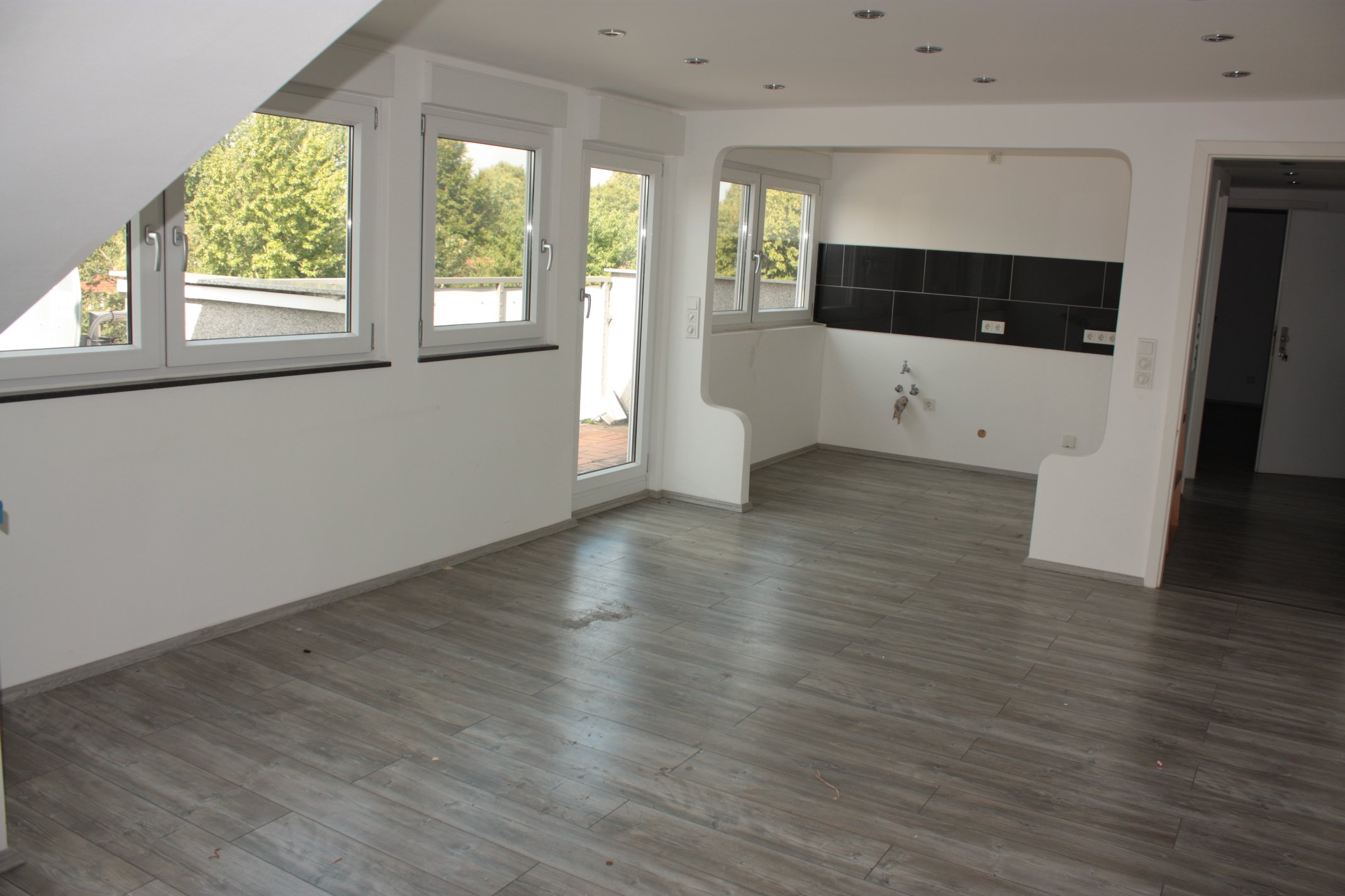 Klein-Fein-Mein! Renovierte DG-Wohnung für Immobilieneinsteiger!