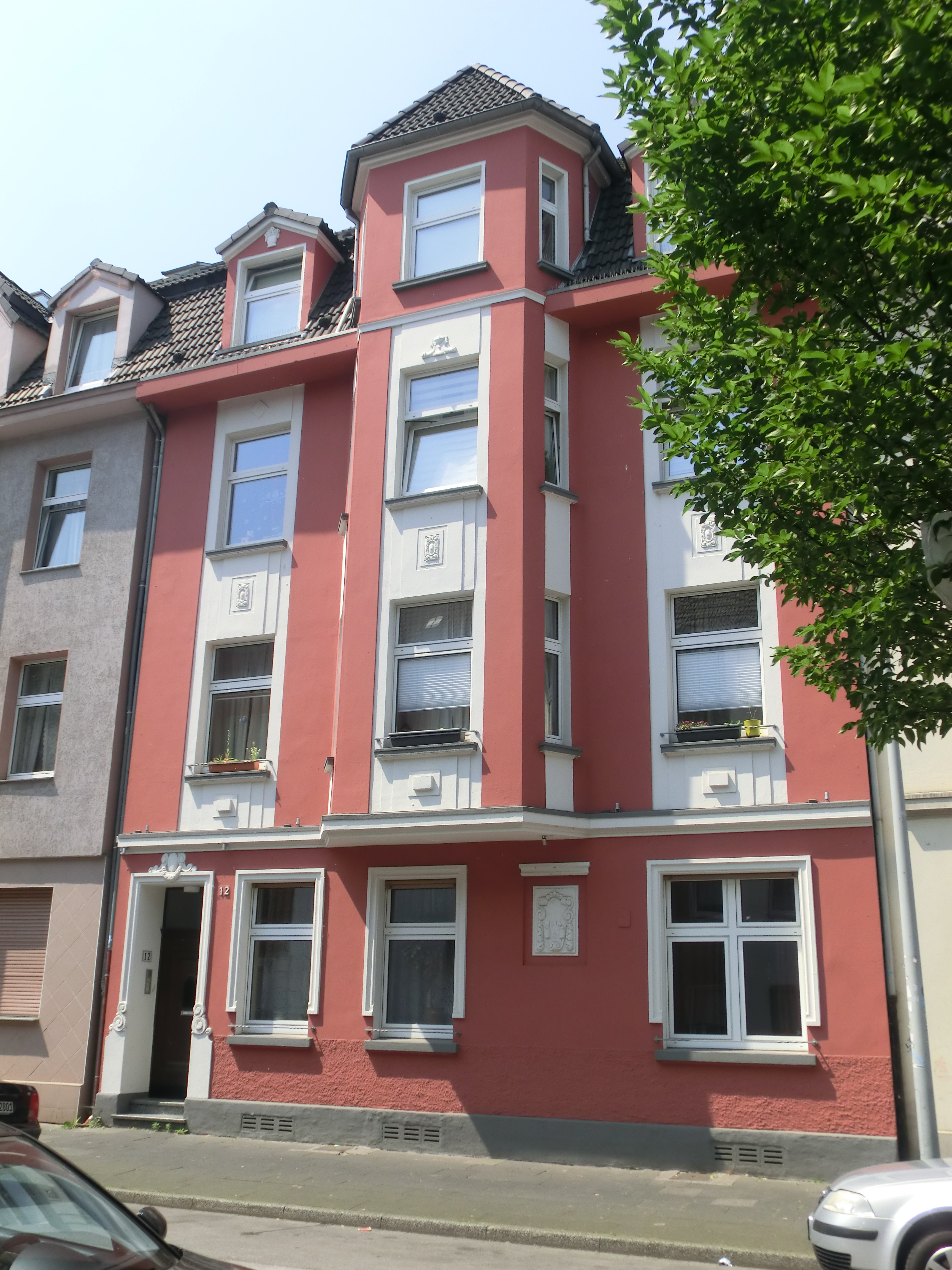 Modernisiertes 4-Familienhaus, komplett vermietet in Duisburg-Hochfeld