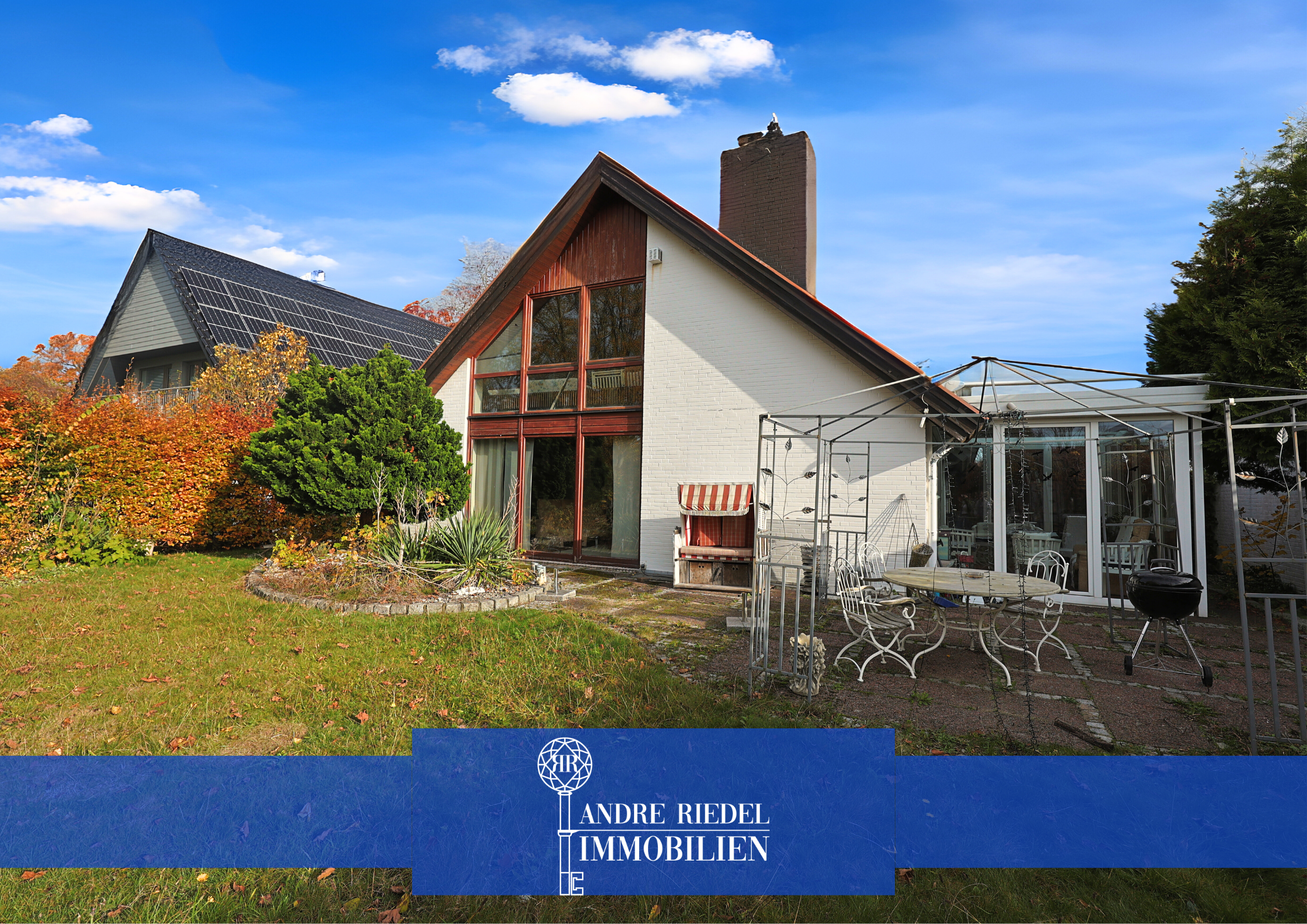 Mehr Licht, mehr Zuhause – Top-Familienlage | Westausrichtung | 2 Bäder | Garage & Carport | Kamin