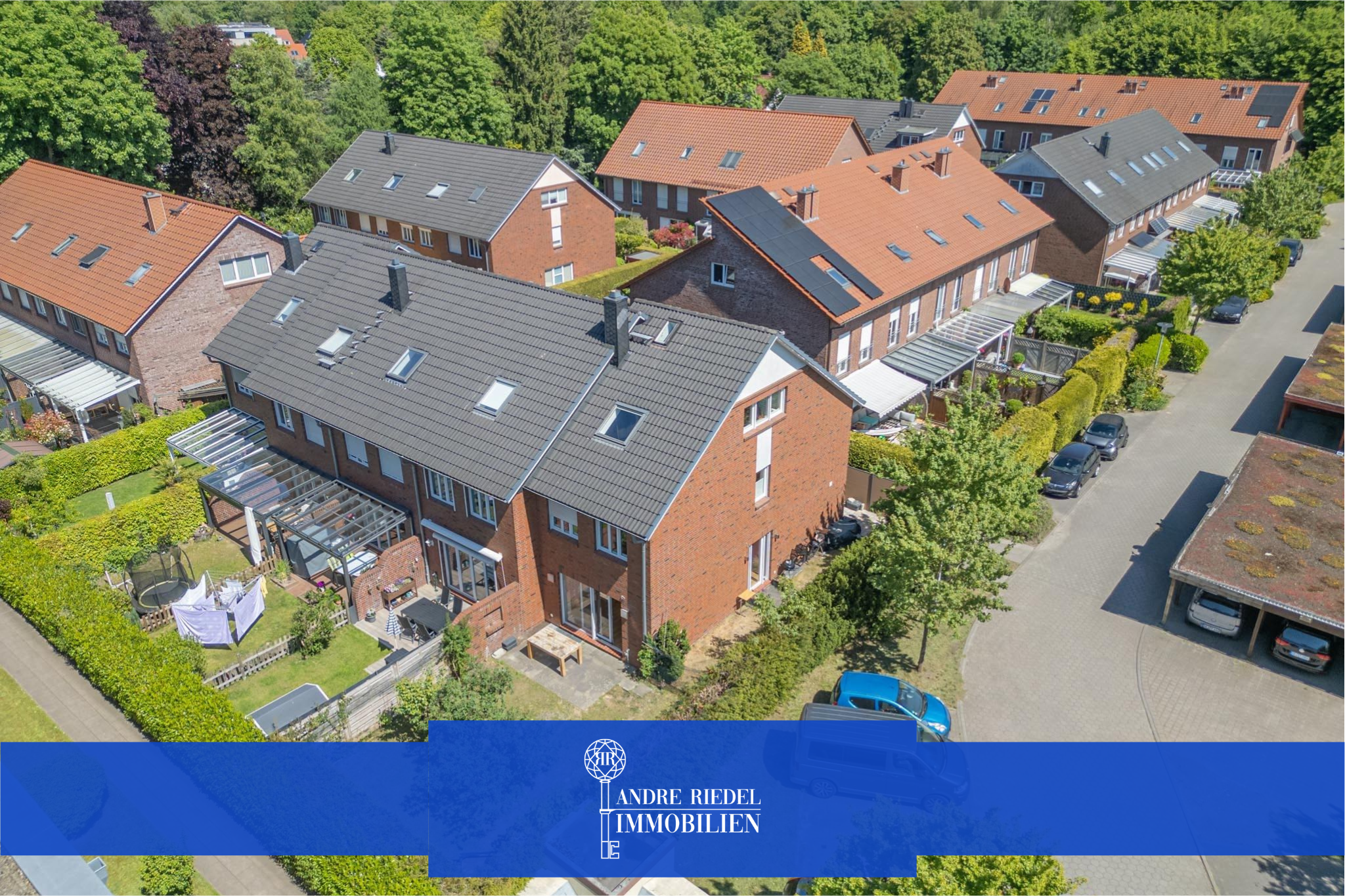 ENDREIHENHAUS | 4/5 Zimmer | 3 Bäder | Carport | sonnige Terrasse | Wellnesskeller & Sauna möglich!