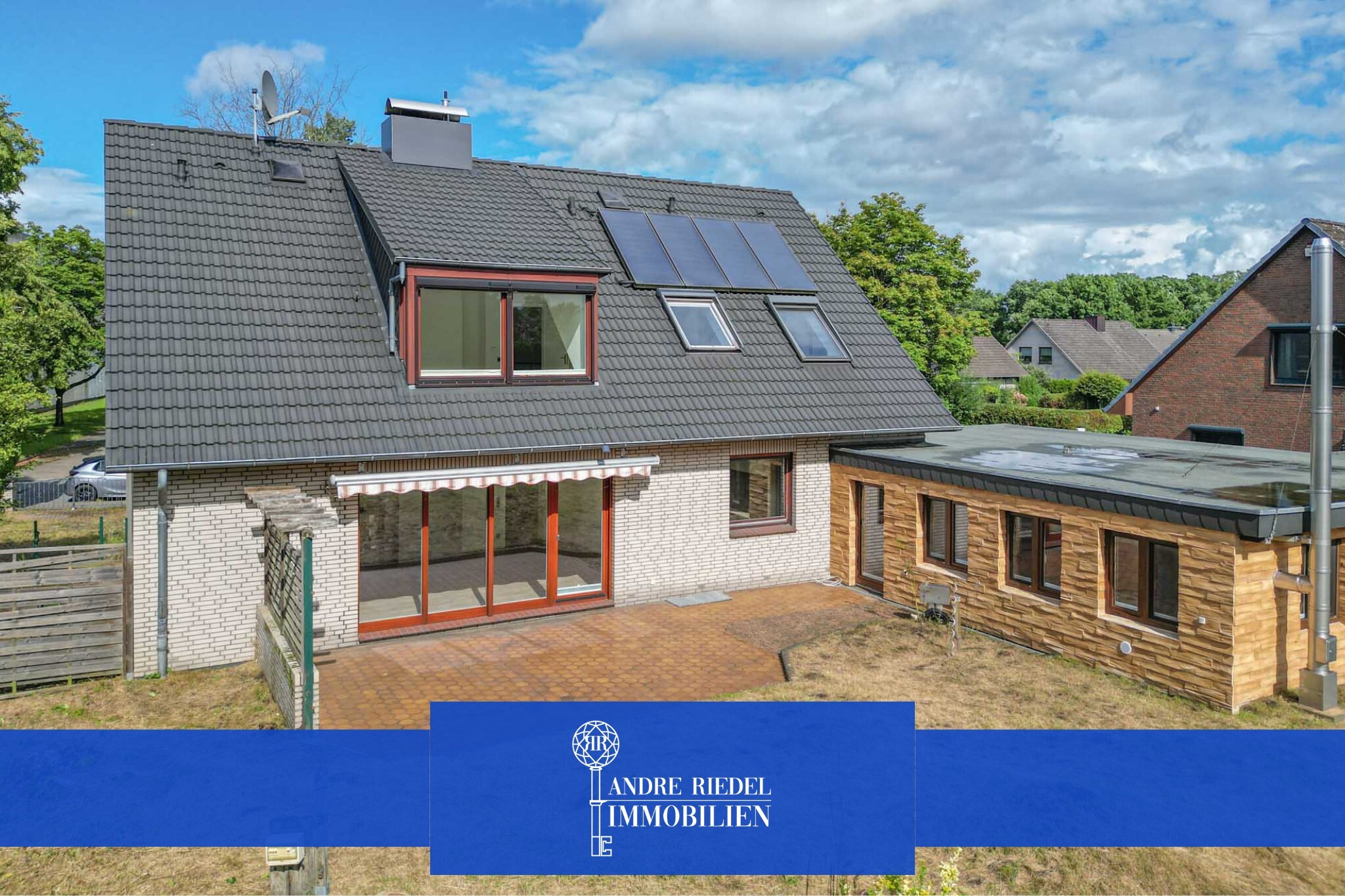 300 m² auf 3 Etagen | modernisiert | 4 Bäder | ausgebauter Wohnkeller | Garage + Außenstellplätze