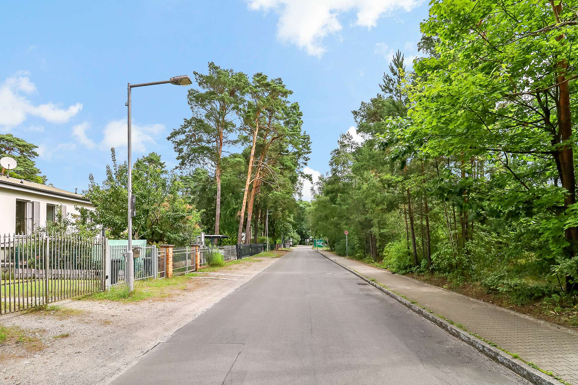 Straßenansicht