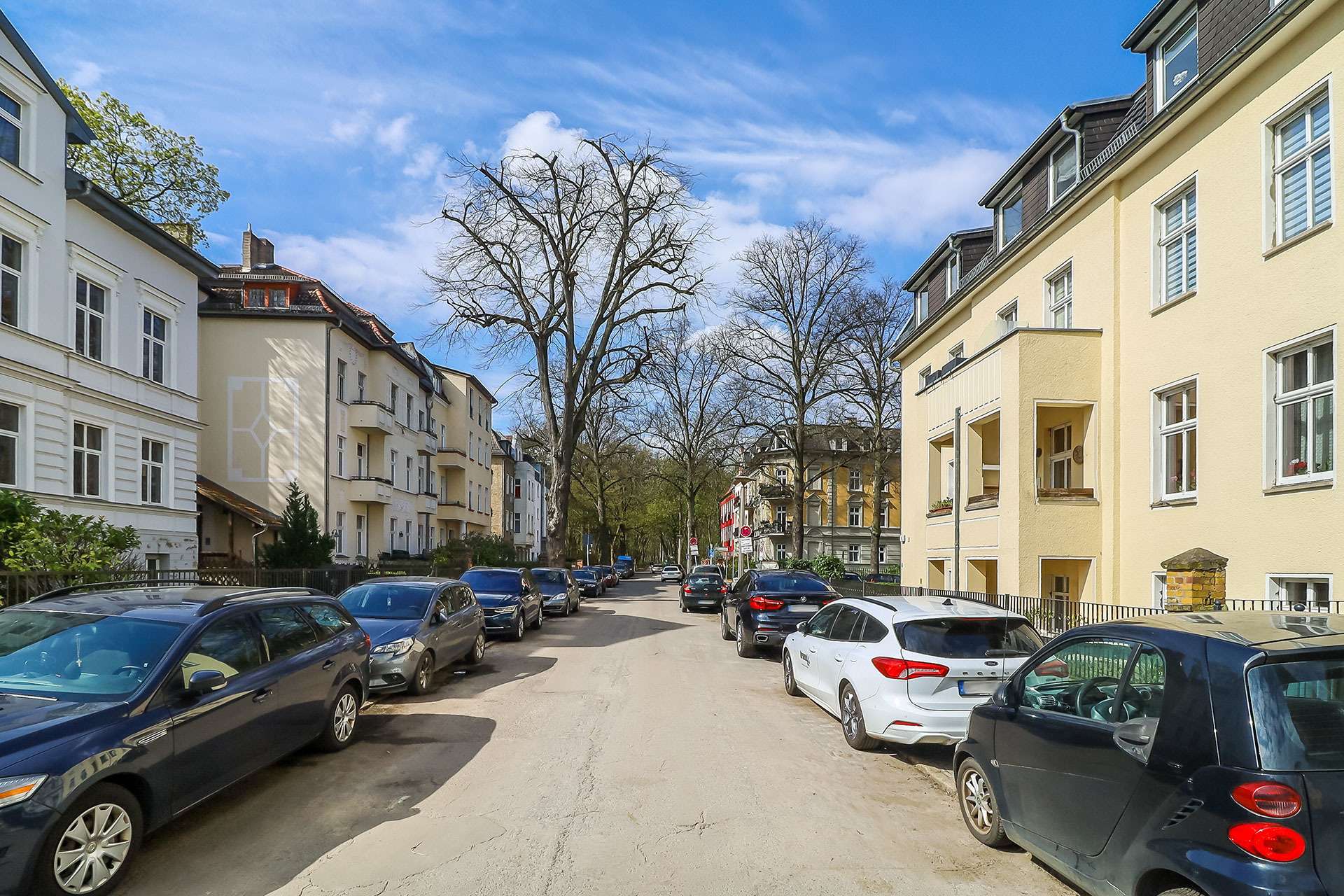 Straßenansicht