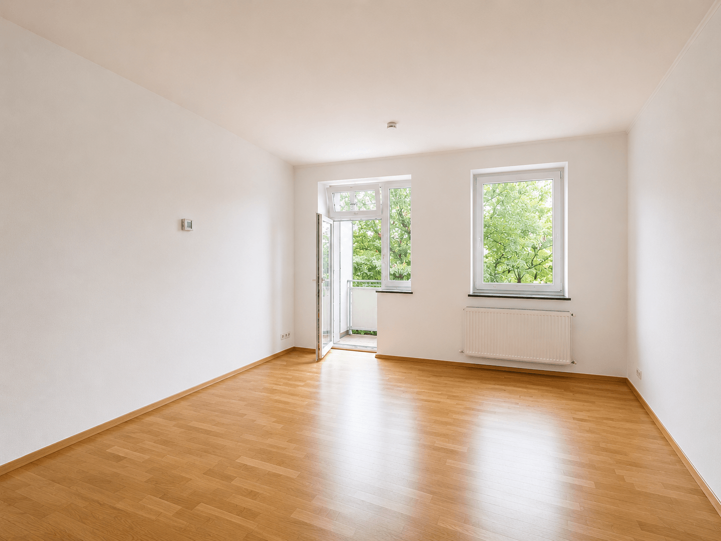 Visualisierung Wohnzimmer 1. OG m (mit KI leergeräumt)