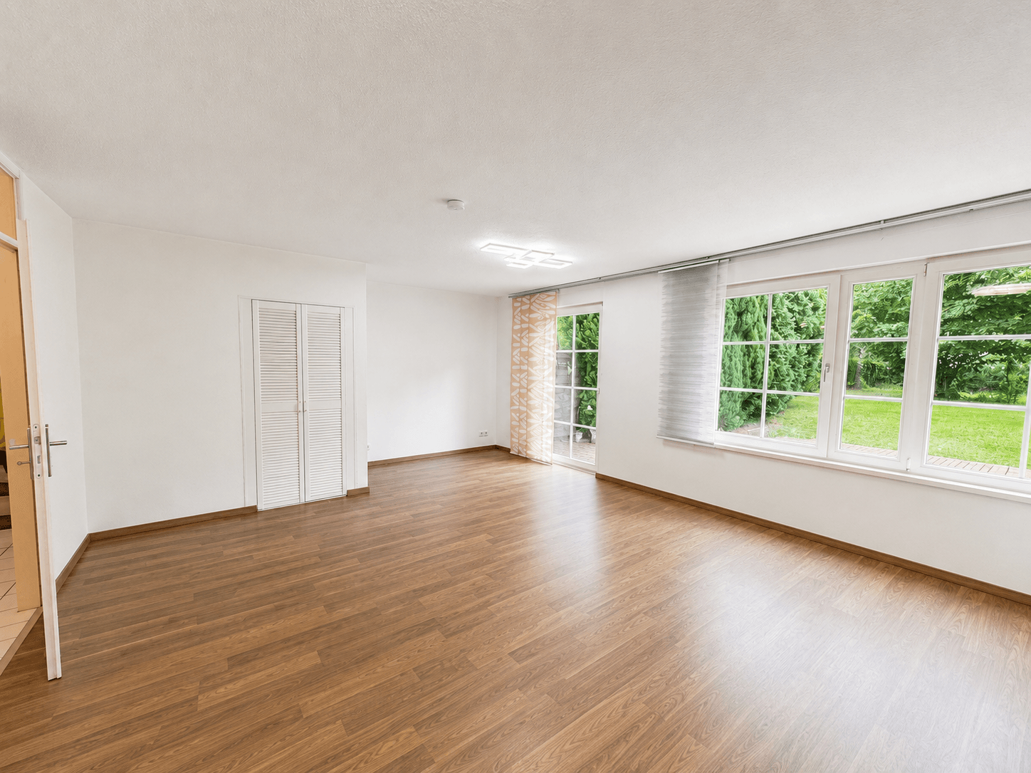 Wohnzimmer (Mit KI leergeräumt)