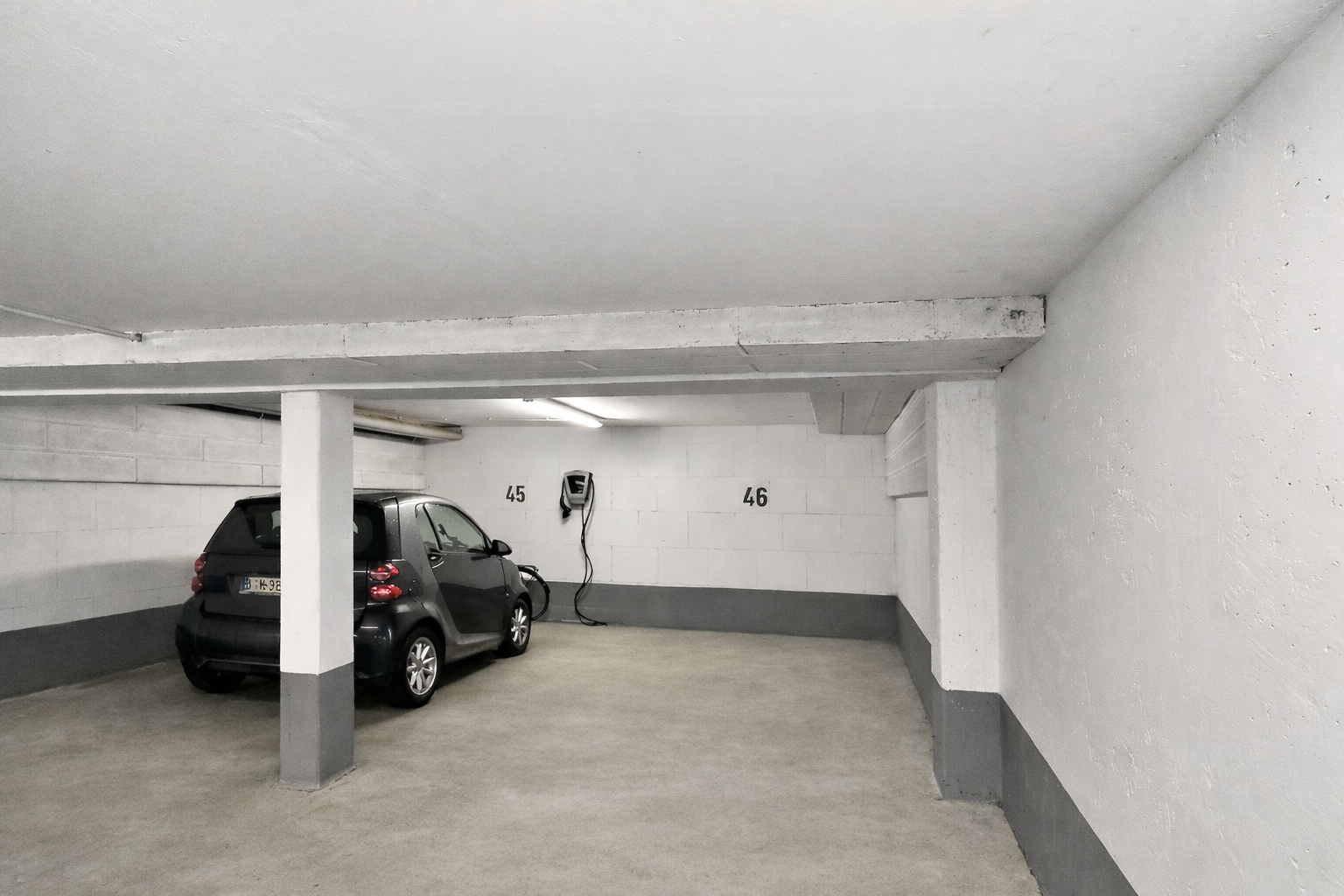 Tiefgaragenstellplatz (KI generiert)