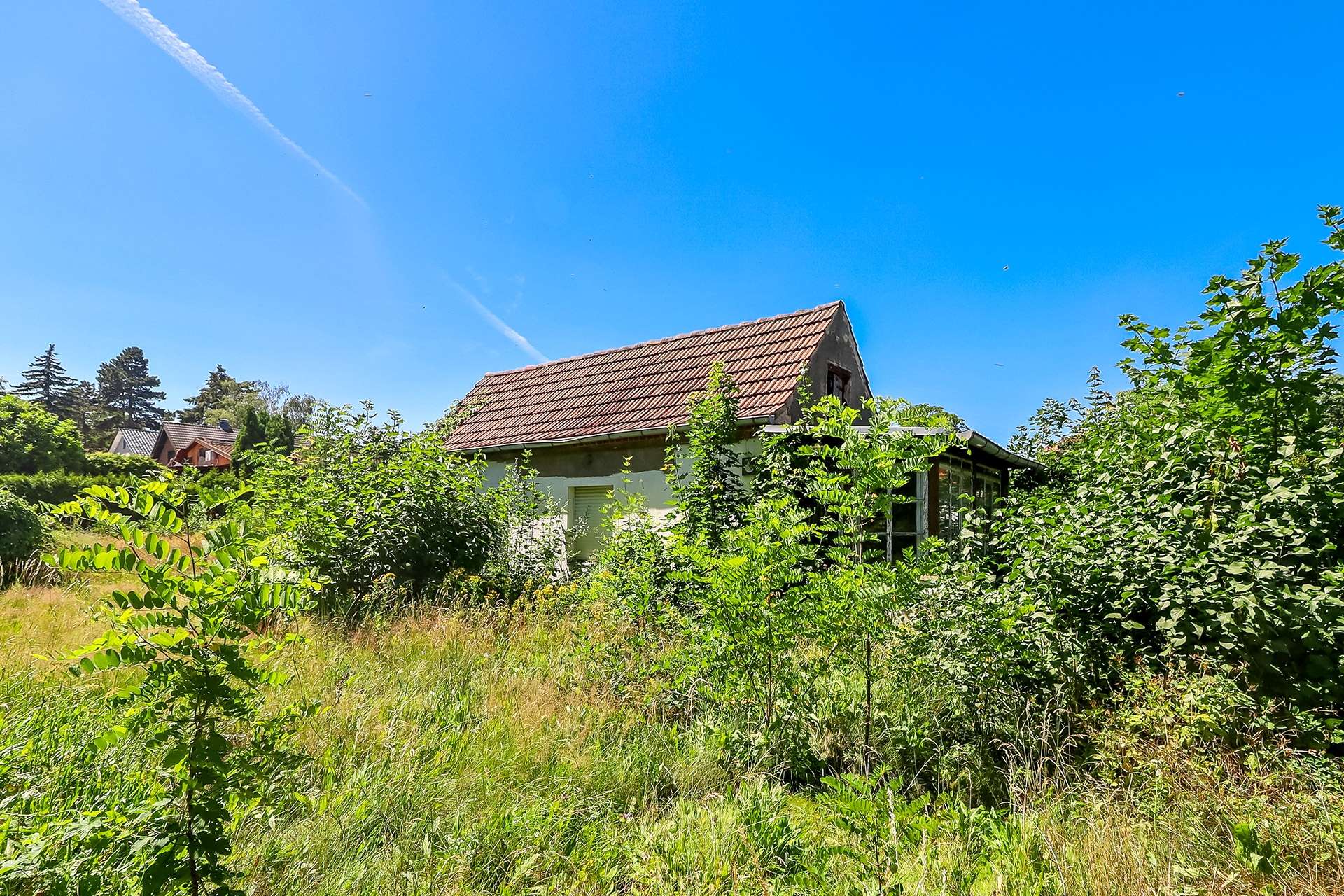 Grundstücksansicht mit Blick auf Abriss