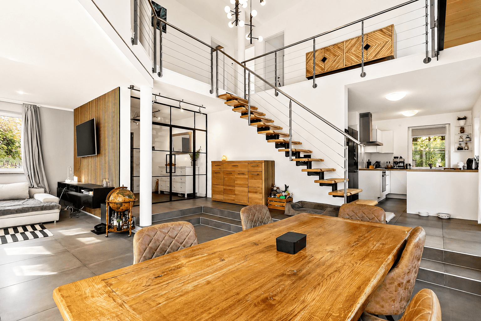 Wohn und Esszimmer
