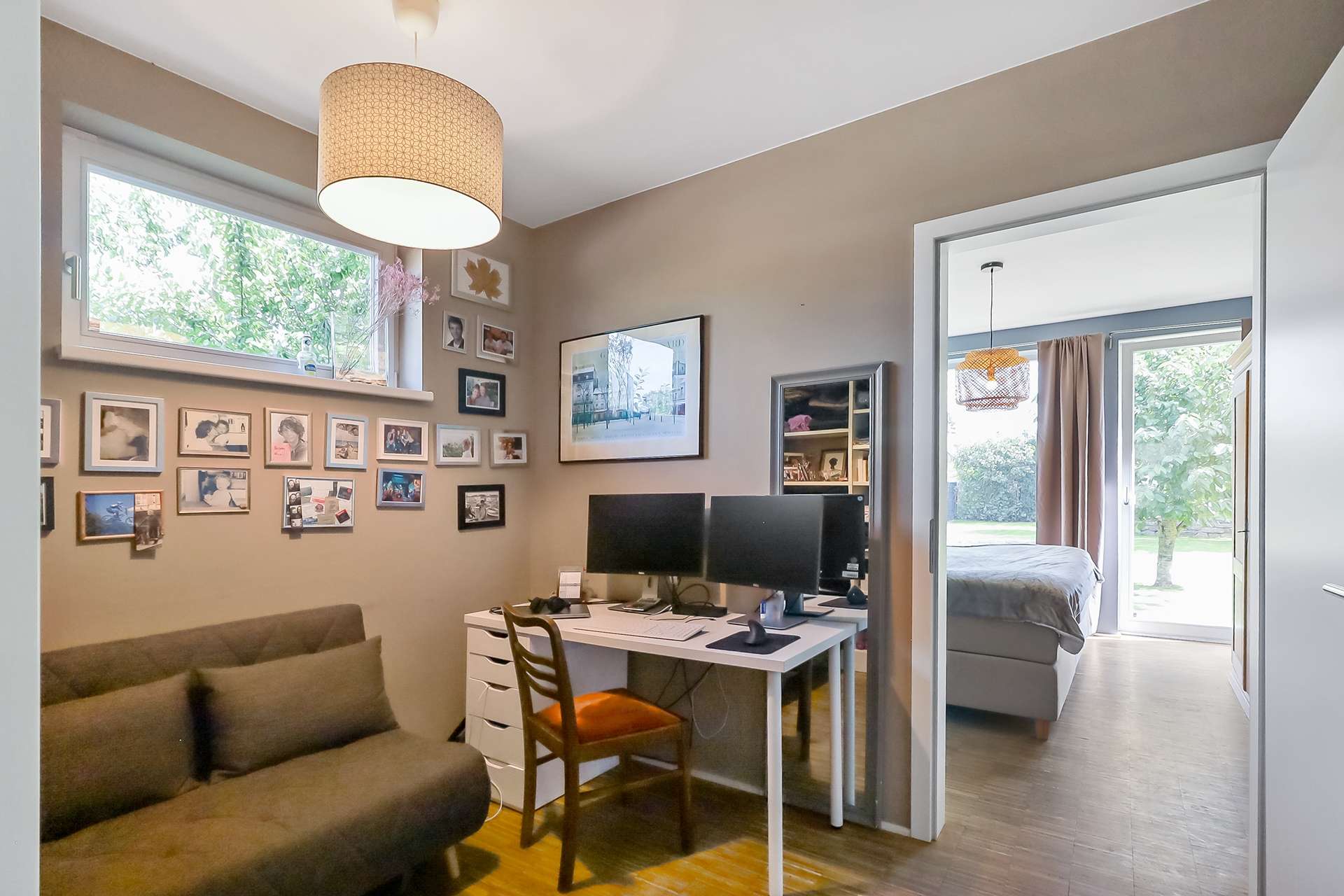 Ankleide und Arbeitszimmer