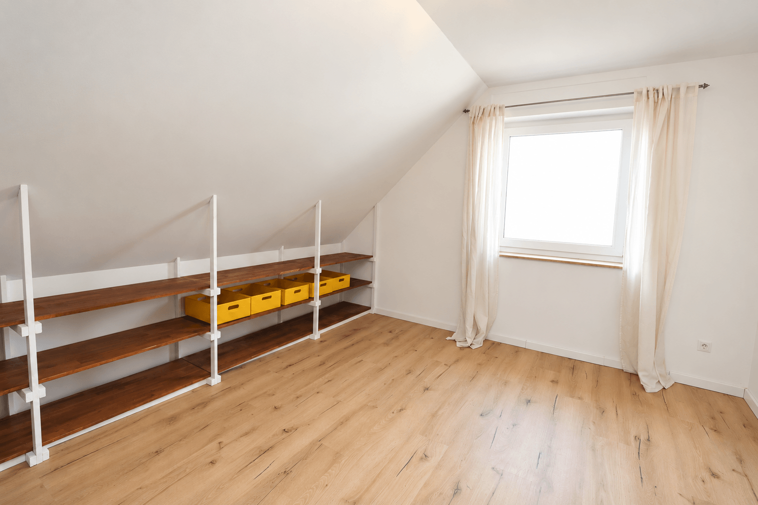 Büro/Schlafzimmer