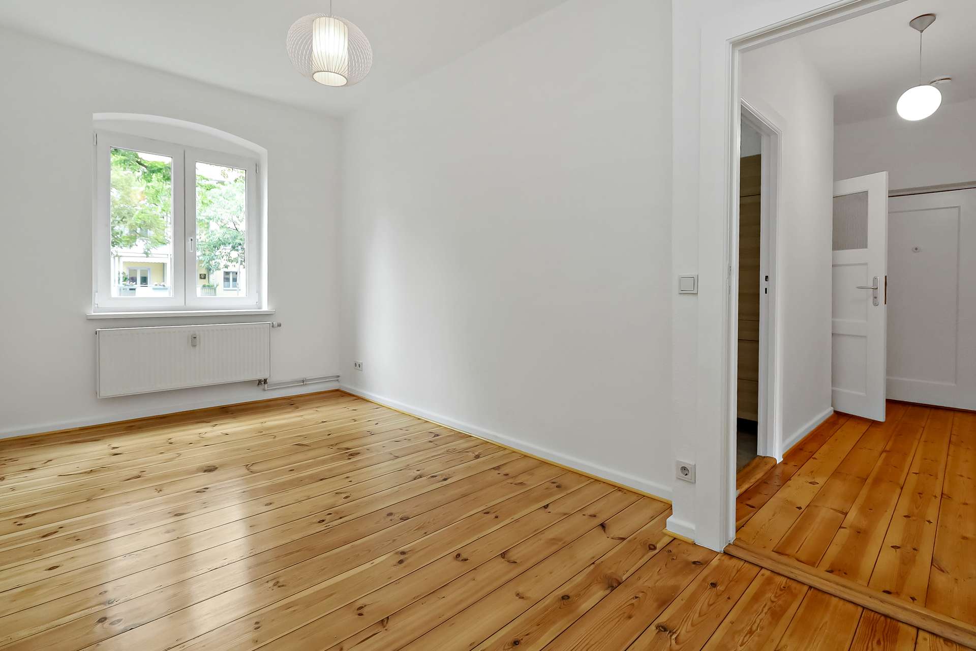Zimmer 2 mit Blick Richtung Diele