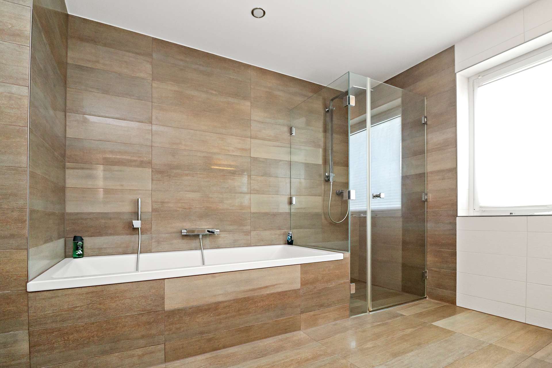 Badezimmer EG