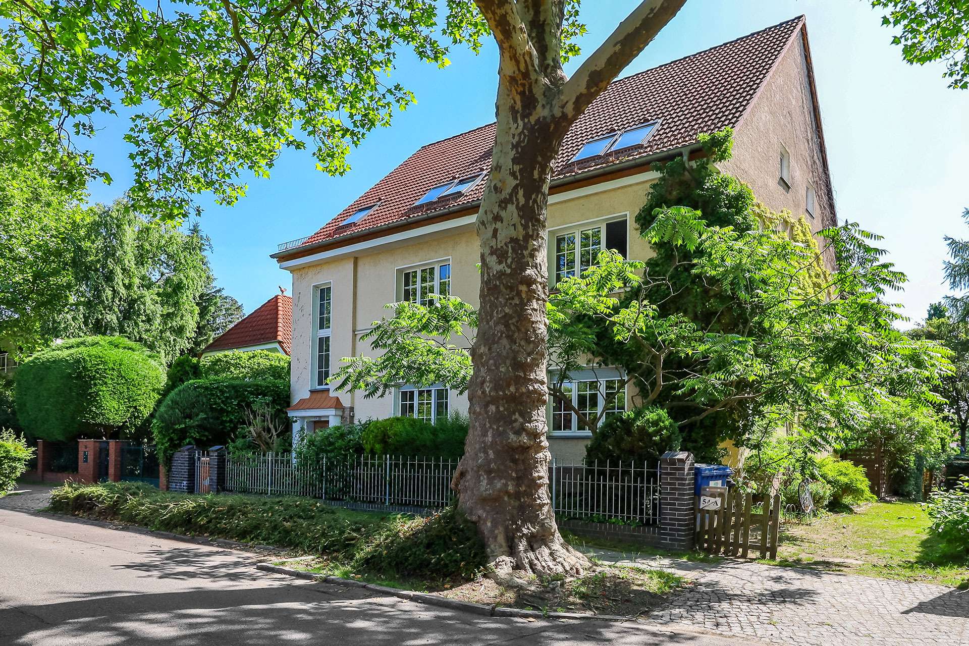 Straßenansicht