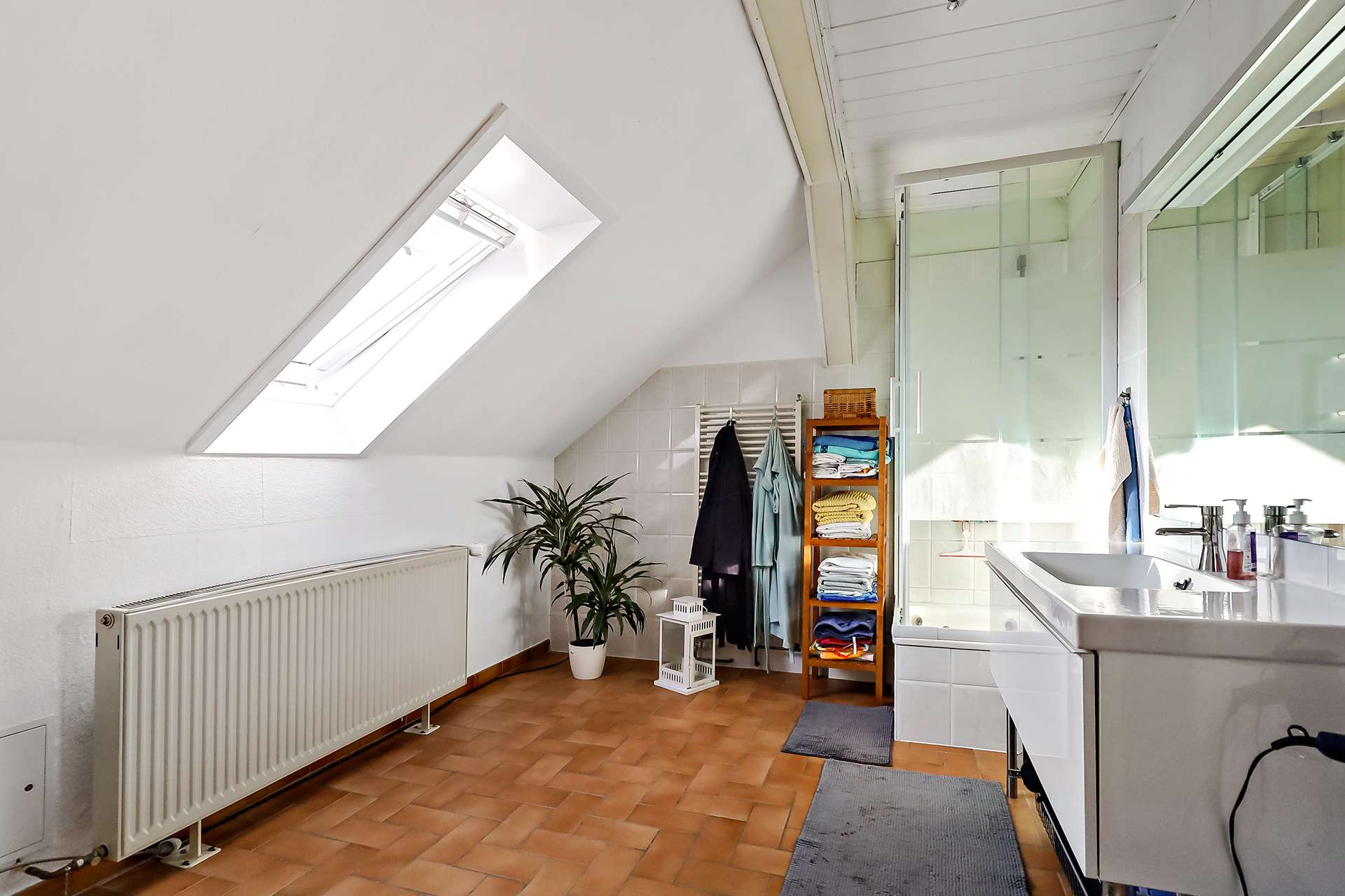 Badezimmer (DG)